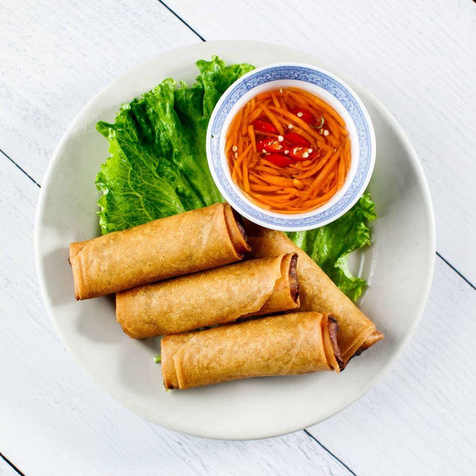 Crispy fried egg rolls